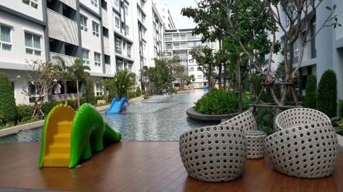Apartment with Garden View