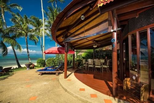 Absolute Beach Front Living3