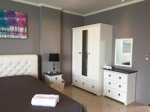 Studio Apartment with Sea View