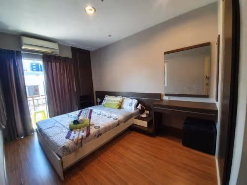 Studio with Balcony