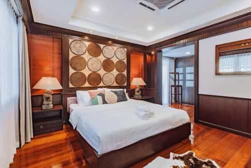 32 Deluxe 7 Bedroom Pool Villa in Downtown Pattaya 32 Deluxe 7 Bedroom Pool Villa in Downtown Pattaya