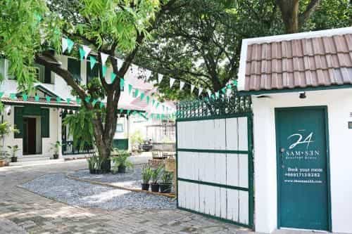 4BRs Thai Heritage House in Samsen 4BRs Thai Heritage House in Samsen