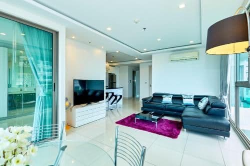 Two-Bedroom Apartment with Sea View (607)