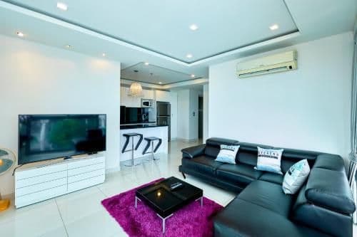 Two-Bedroom Apartment with Sea View (607)