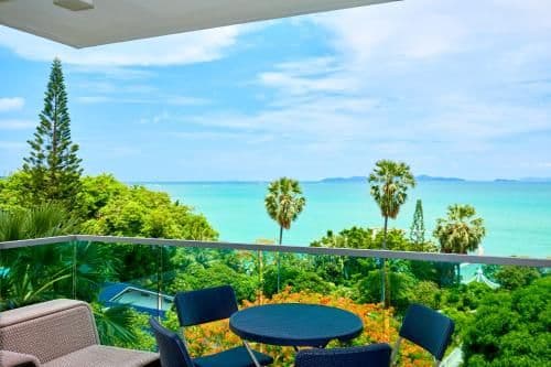 Two-Bedroom Apartment with Sea View (607)