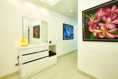 Two-Bedroom Apartment with Sea View (607)