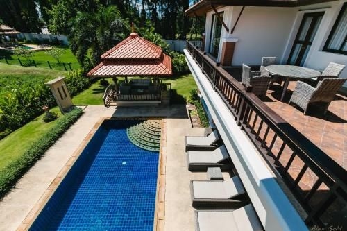 Villa Suparuek By Phuket Marbella4