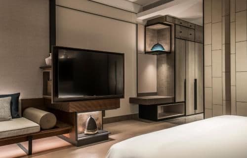 Premier River View Room King bed
