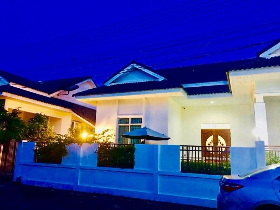 บ้านแสนรักโฮมสเตย์สัตหีบ บ้านแสนรักโฮมสเตย์สัตหีบ