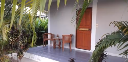 Bungalow with Garden View