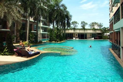 One-Bedroom Apartment with Balcony