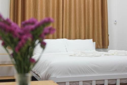 Standard Double Room with Shared Bathroom