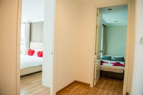 Duplex Apartment with Pool Access - B102