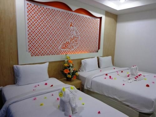 Red Sapphire Hotel4