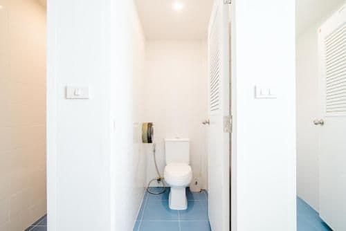 8-Bed Mixed Dormitory Room