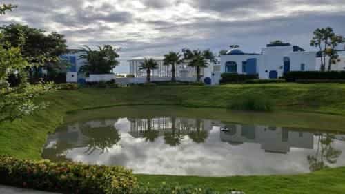 The Crest Santora Beach Front The Crest Santora Beach Front