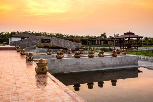 พริ้วลมชมน้ำ รีสอร์ท (Prew Lom Chom Nam Resort)1