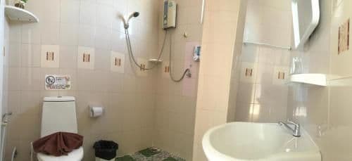 Apartment With Shared Bathroom