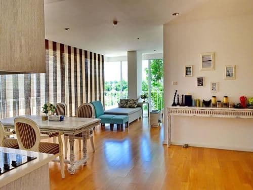 Apartment with Garden View