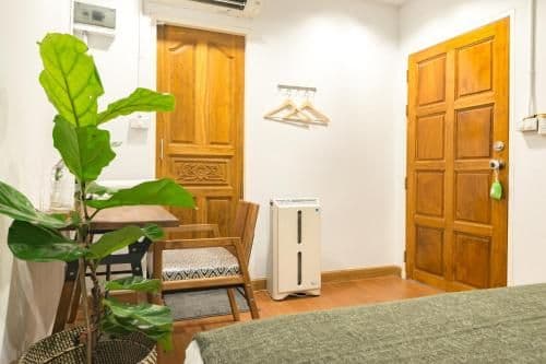 Double Room - No Window