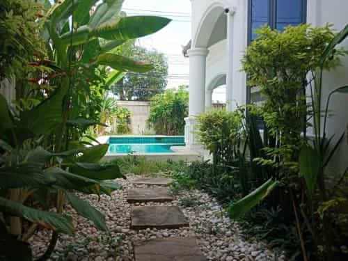 Luxury Villa with private pool Luxury Villa with private pool