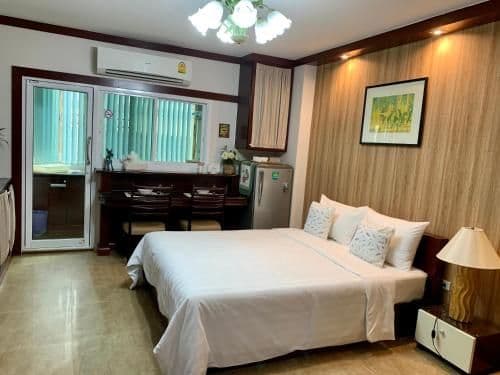 Deluxe Apartment