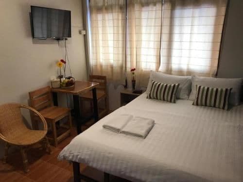 Deluxe Room (2 Adults + 1 Child)