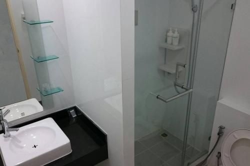 ASTRO ApartmentCondo on main street Chaengwattana Road near Department Store3