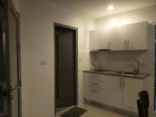 Grandblue Condo 410 by malai1