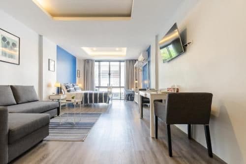 One-Bedroom Apartment
