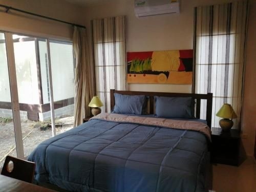 Lakeside Family Beach House 31