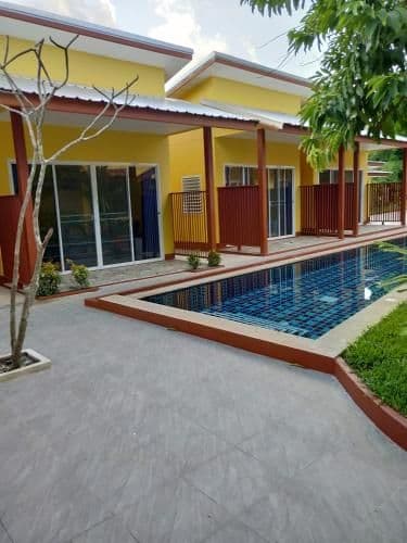 Queen Room with Pool View