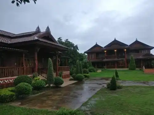 Baan Maneekan Baan Maneekan