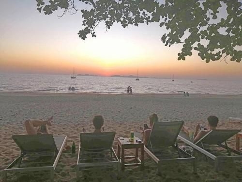เกาะจำ ดีไลท์ บีช (Koh Jum Delight Beach)4