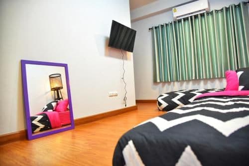 Standard Twin Room with Shared Bathroom