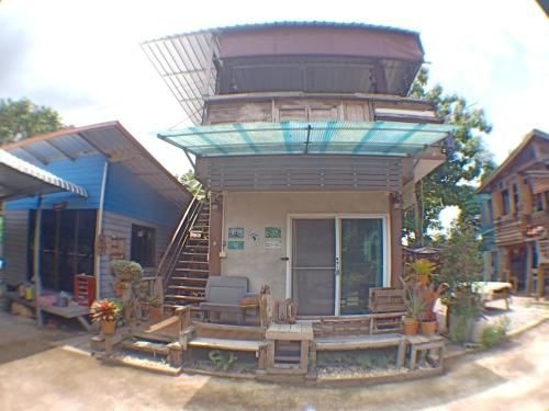 K & N Guest House0