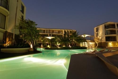 2 BR Hua Hin Beach Front Living (2 BR Hua Hin Beach Front Living Baan San Kraam Hua Hin)2
