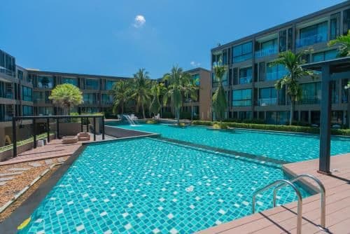 Studio Ocean front partial seaview/pool view