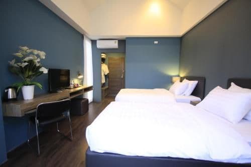 Standard Twin Room with Garden View