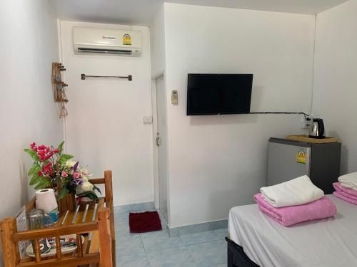 Muang Kao Guest House (by Pa Jaew)0