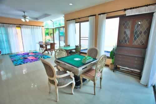 69 Walk to Bangla Rd in 10min 3 room plus private pool 69 Walk to Bangla Rd in 10min 3 room plus private pool