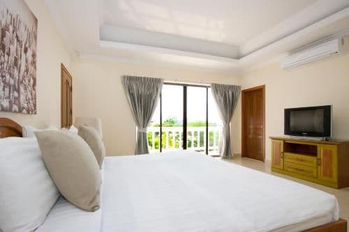 Four-Bedroom Villa with Spa Bath and Private Pool
