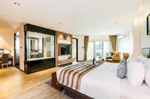 Honeymoon Suite