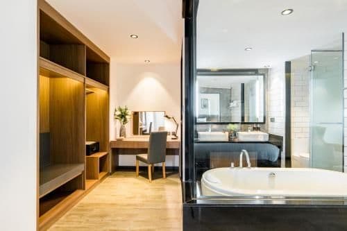 Honeymoon Suite
