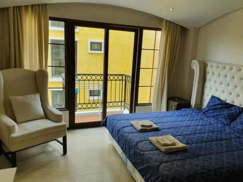 Studio Apartment