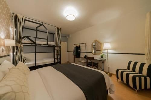 Deluxe Family Room