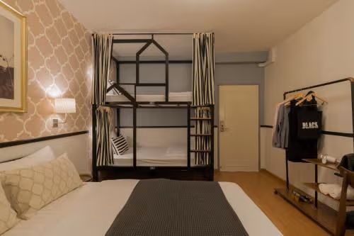 Deluxe Family Room