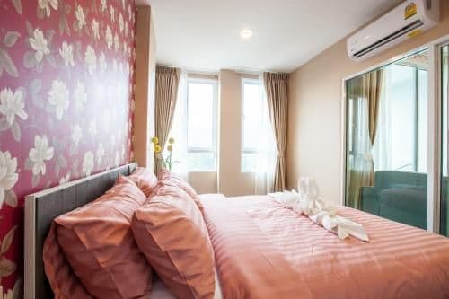 Suite with Mountain View