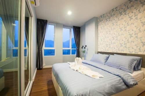 Suite with Mountain View