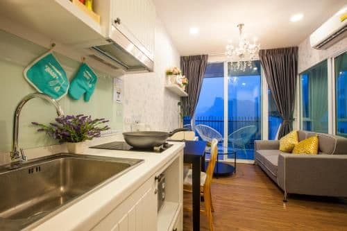 Suite with Mountain View